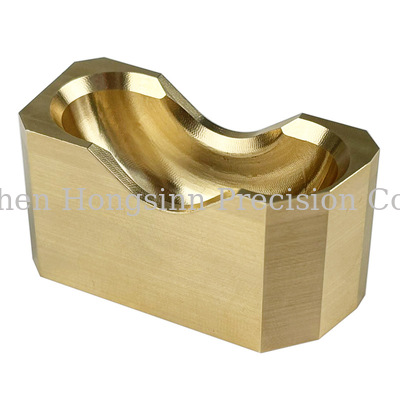 Bloque de montura de latón mecanizado a medida con CNC.