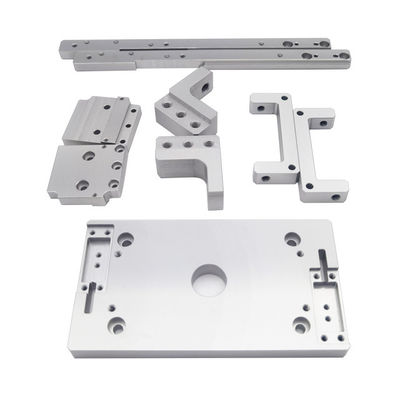 Buen precio Partes de fabricación CNC de colores personalizadas para la producción de accesorios para motocicletas en línea