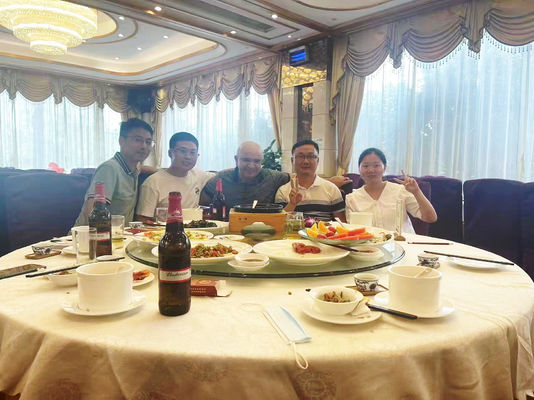 Buen precio Impuesto por muestra Mecanizado CNC requerido de piezas de aluminio 6061-T6 con tolerancia ±0,01 ±0,005 mm en línea