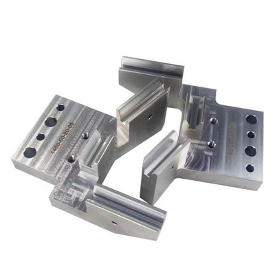 Mecanizado CNC para el corte de metales a medida, especializado en servicios de desborrado y acabado de cromo